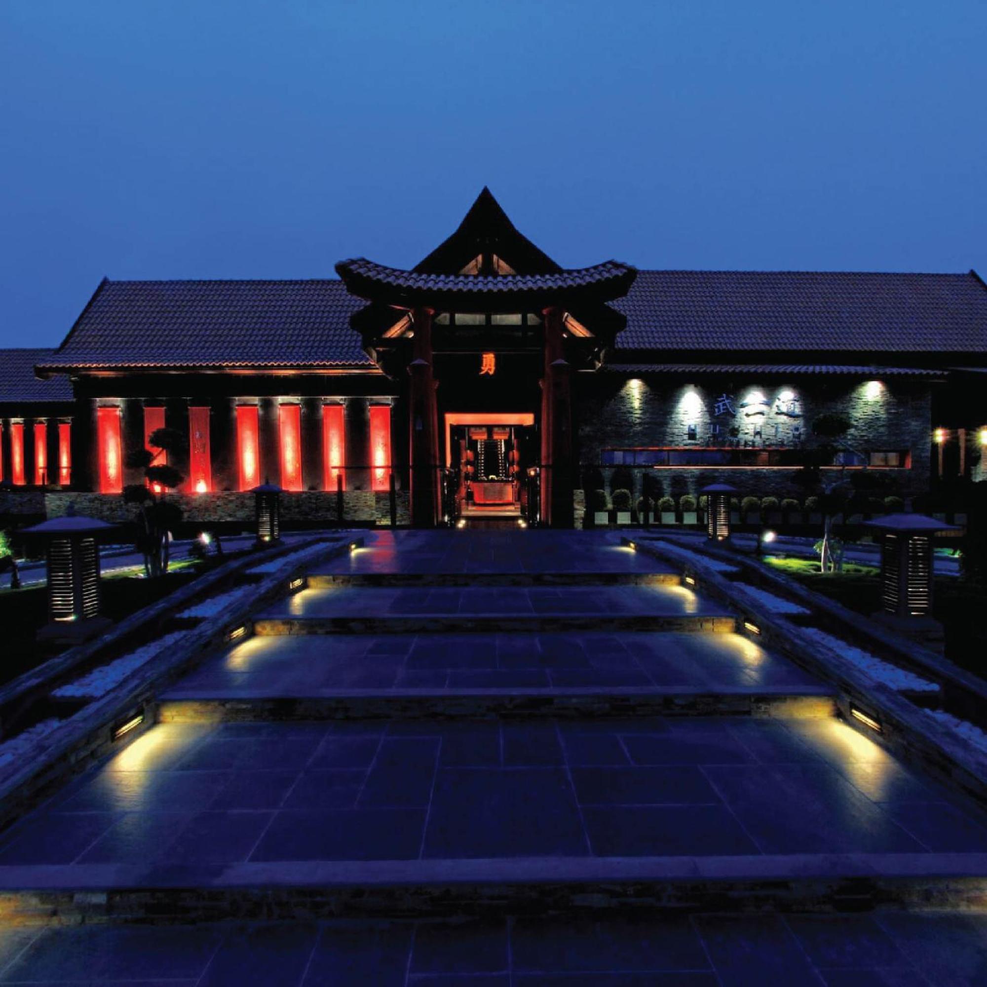 Royal Saray Resort