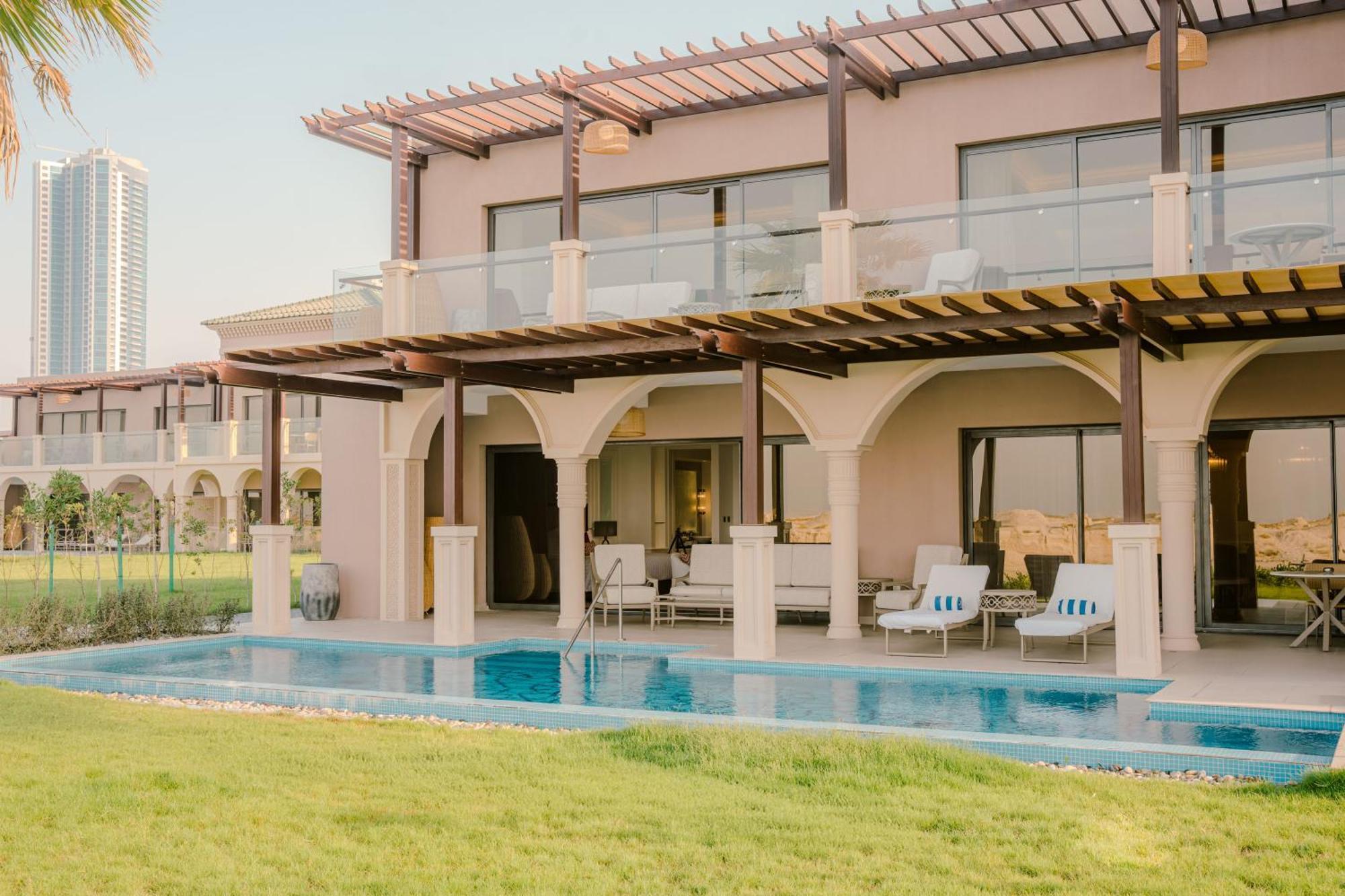 Royal Saray Resort