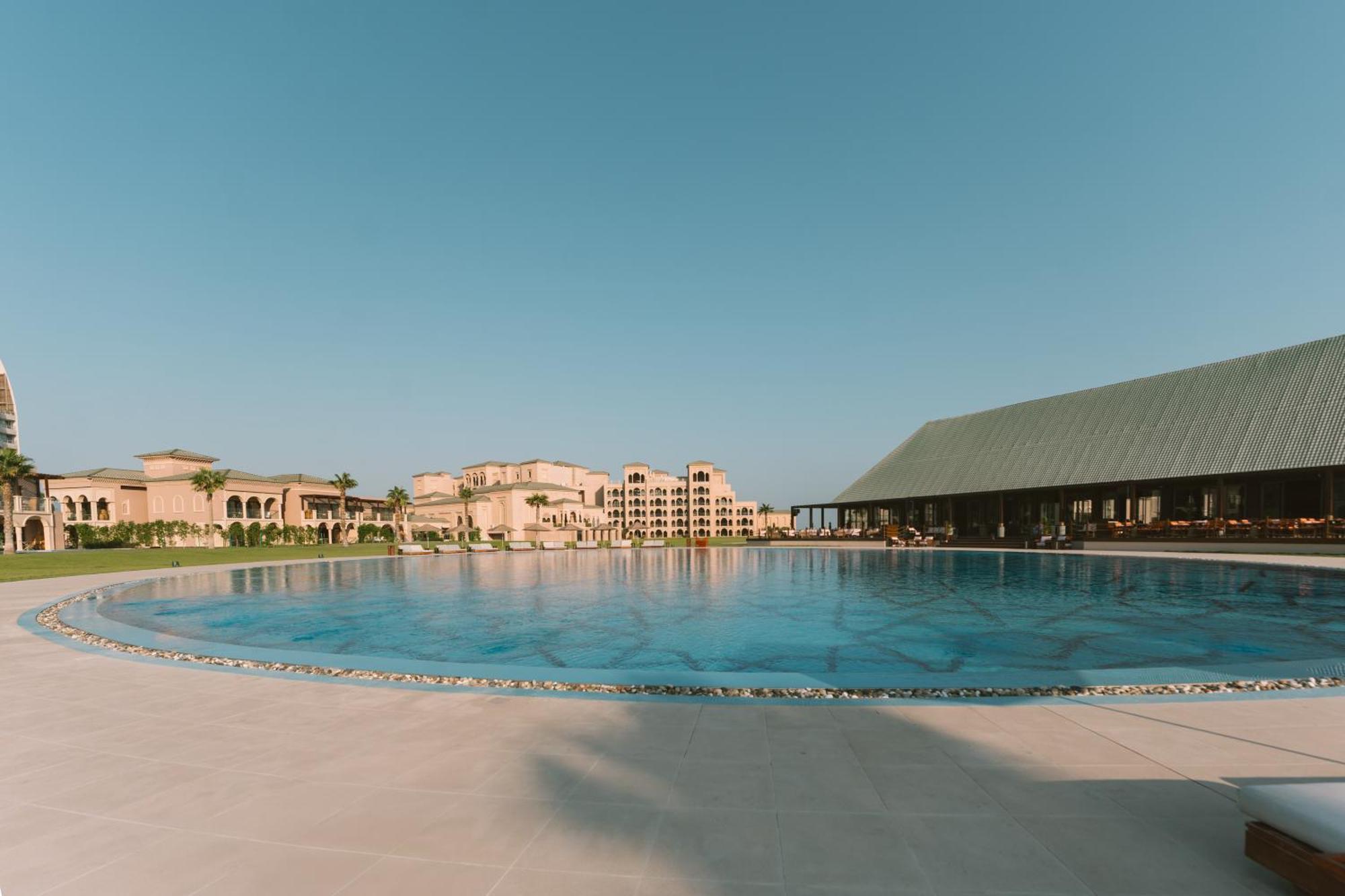 Royal Saray 5* Manama