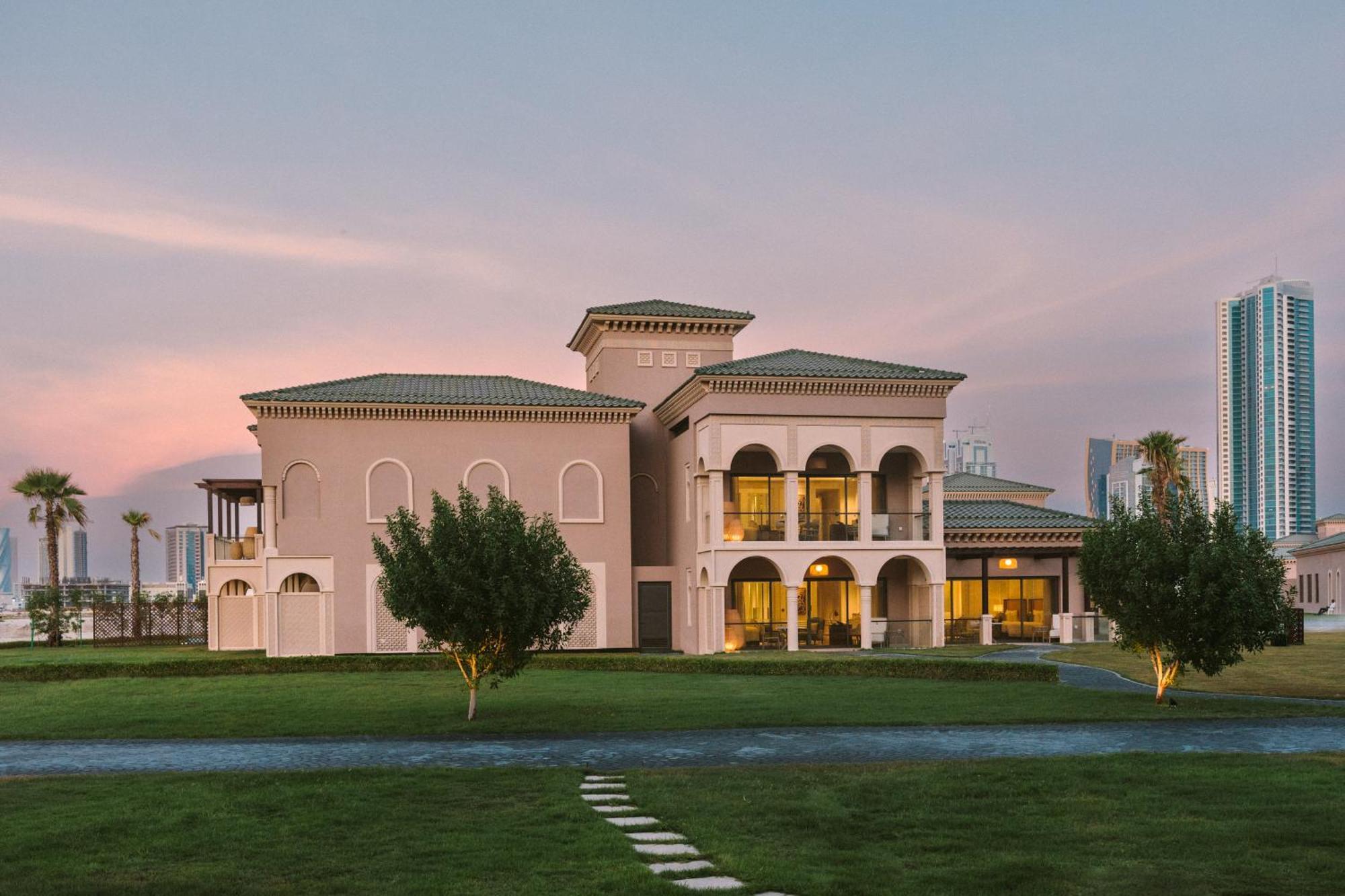 منتجع Royal Saray 5*